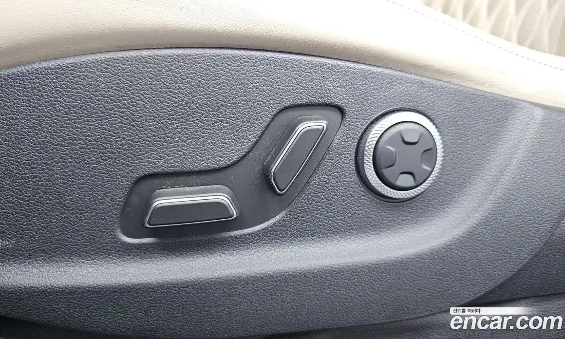 Genesis GV70 2023 2.5 гидро, фото 32