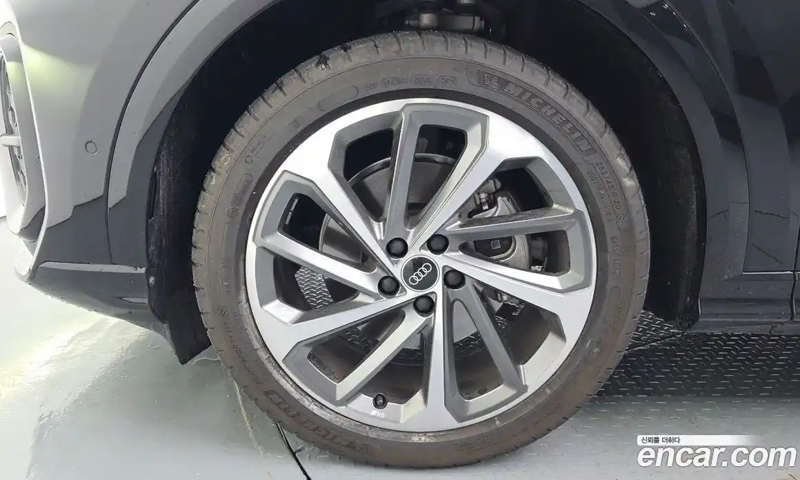 Audi Q5 2025 2.0 автомат (гидро), фото 5