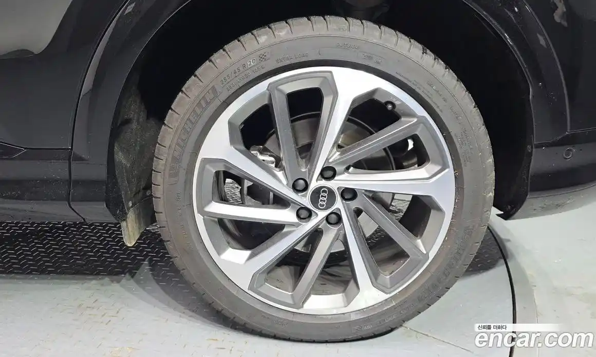 Audi Q5 2025 2.0 автомат (гидро), фото 7