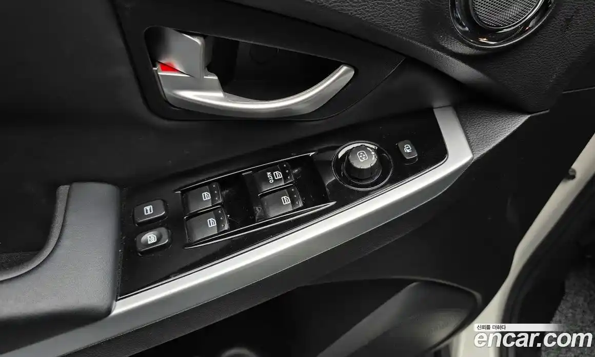 SsangYong Korando 2015 2.0 автомат (гидро), фото 23