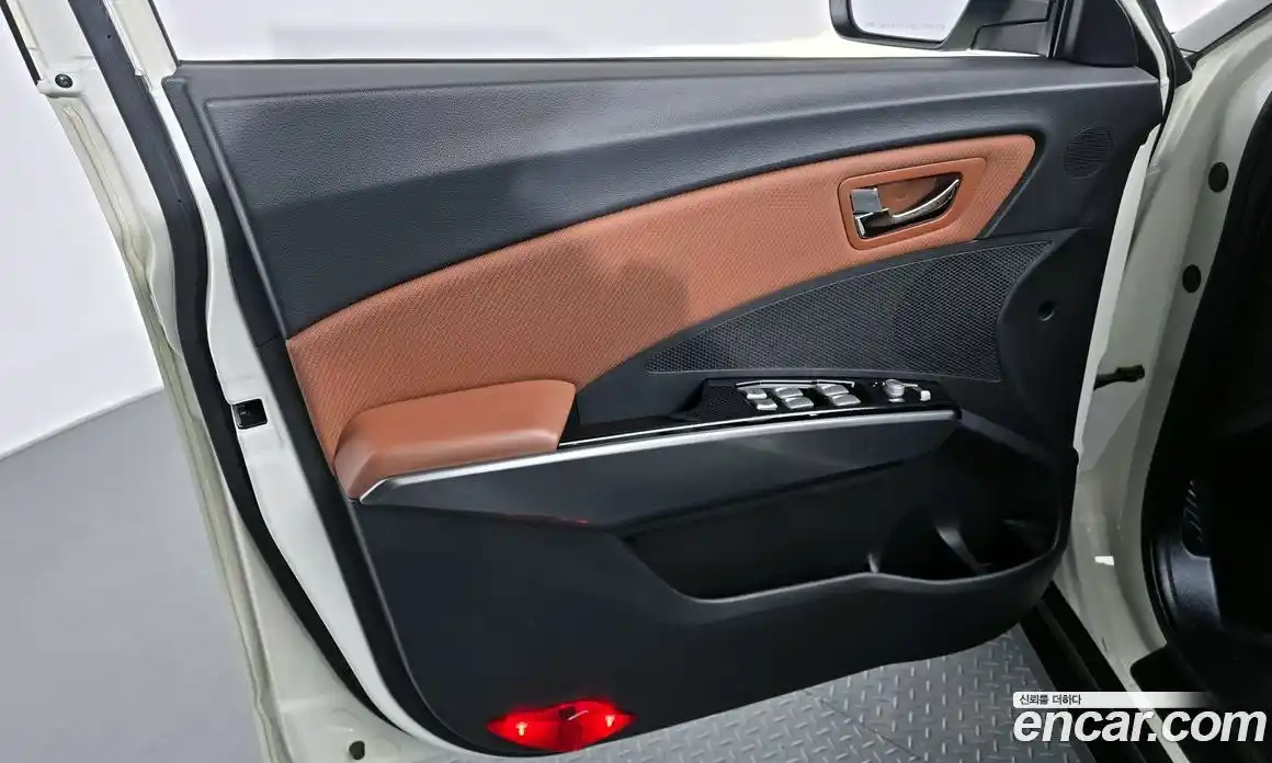 SsangYong TIBOLI 2017 1.6 автомат (гидро), фото 14