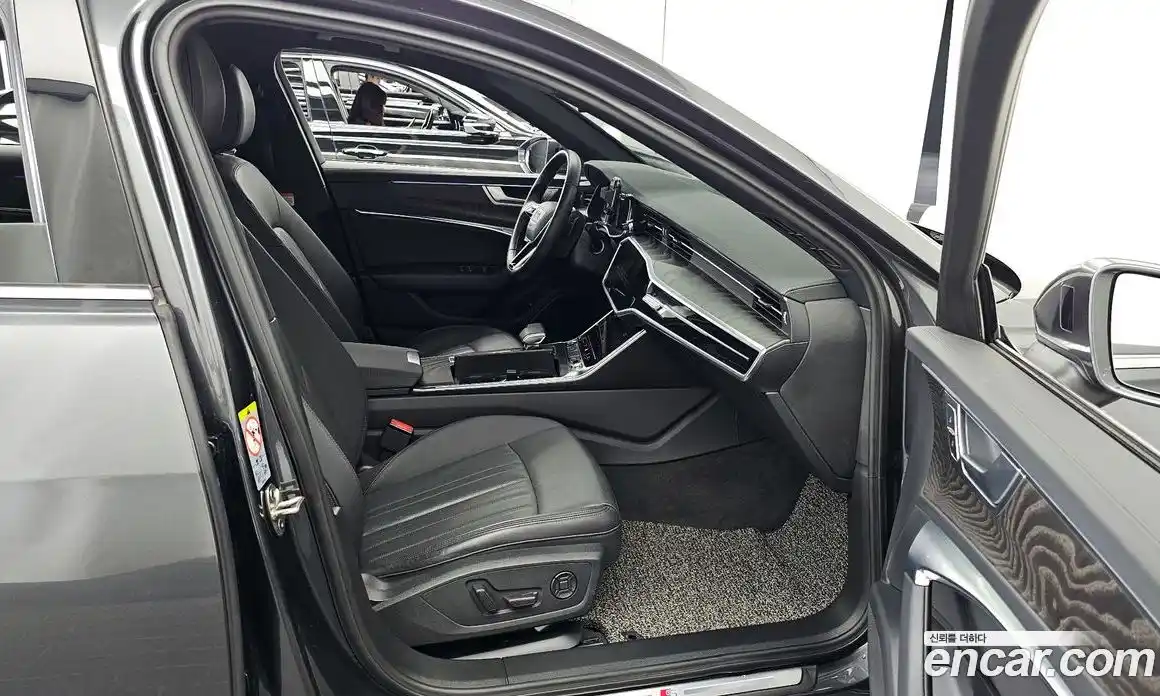 Audi A6 2021 2.0 автомат (гидро), фото 17