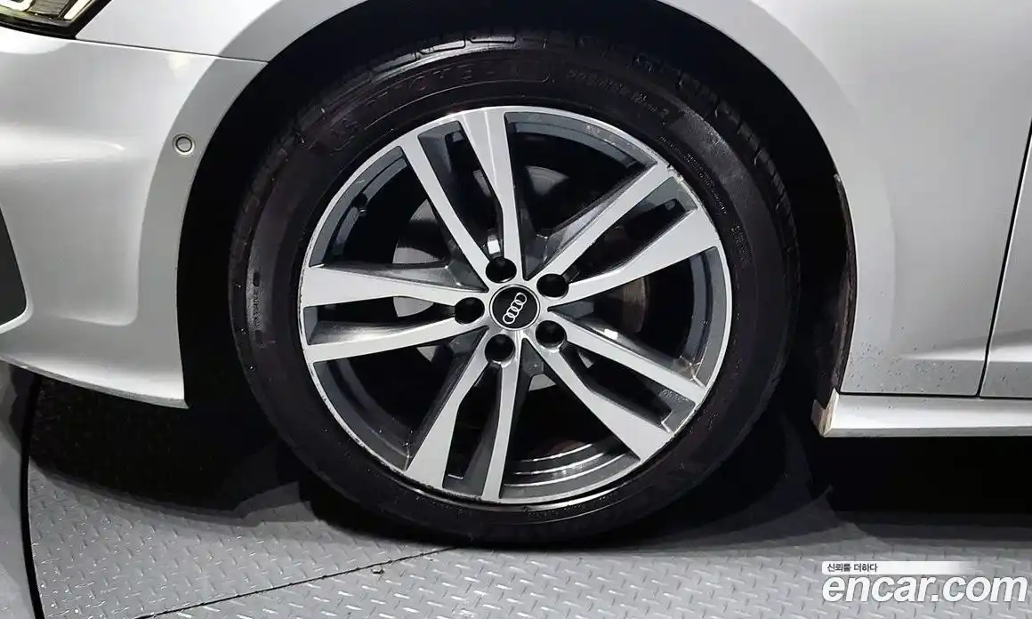 Audi A6 2022 2.0 автомат (гидро), фото 5