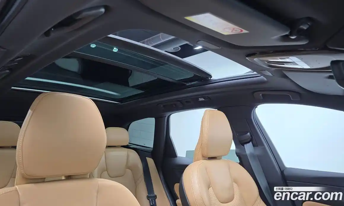 Volvo XC60 2023 2.0 автомат (гидро), фото 19