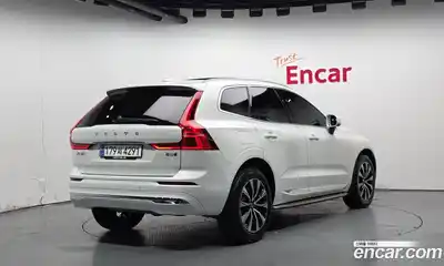 Volvo XC60 2023 2.0 автомат (гидро), миниатюра 2