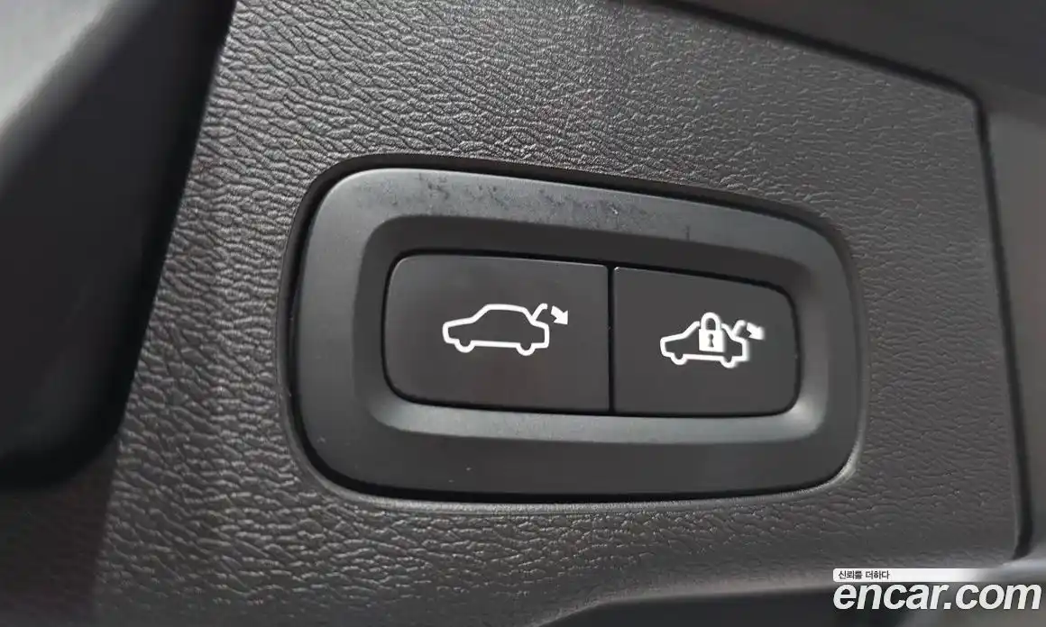 Volvo XC60 2023 2.0 автомат (гидро), фото 34
