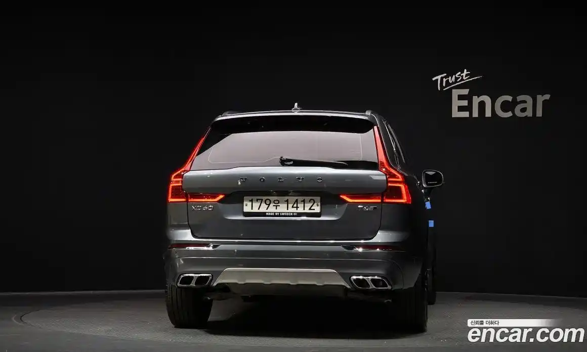 Volvo XC60 2018 2.0 автомат (гидро), фото 4