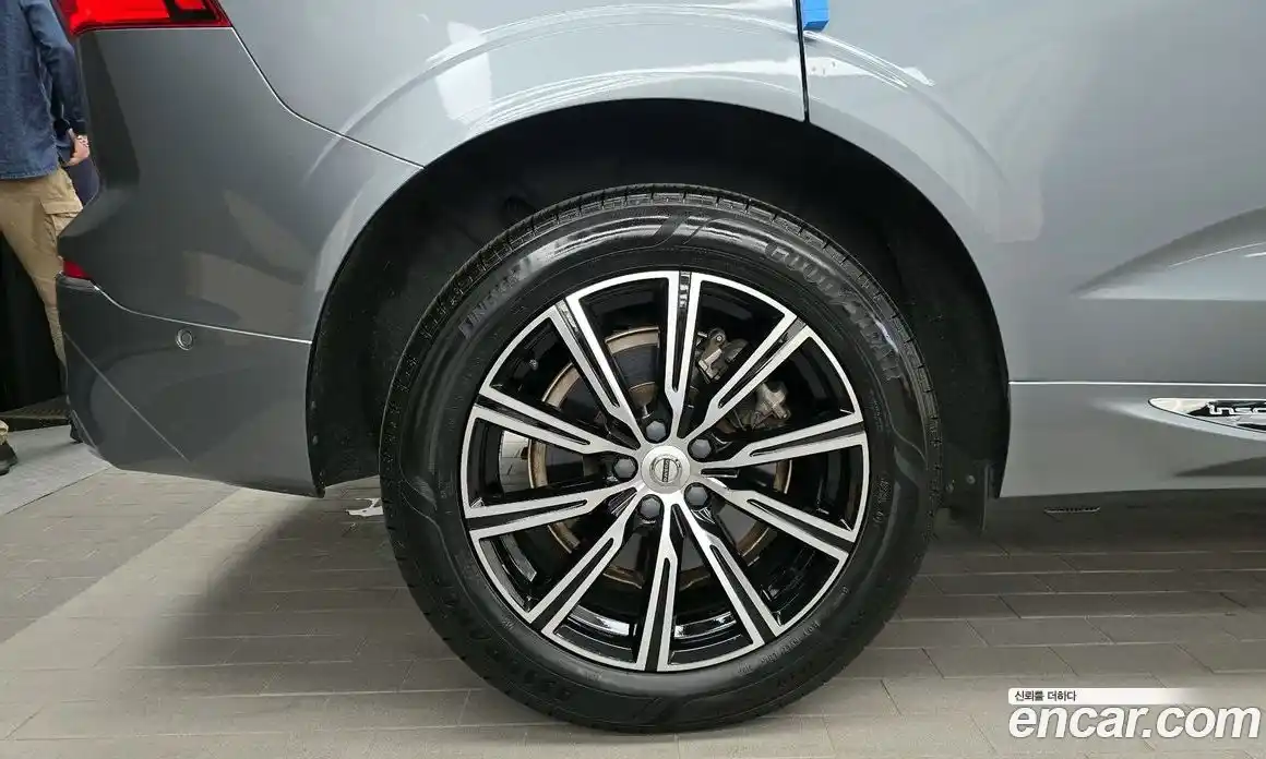 Volvo XC60 2018 2.0 автомат (гидро), фото 5