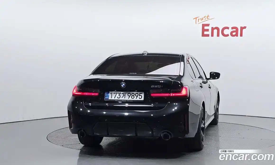 BMW 3-Series 2024 2.0 гидро, фото 4
