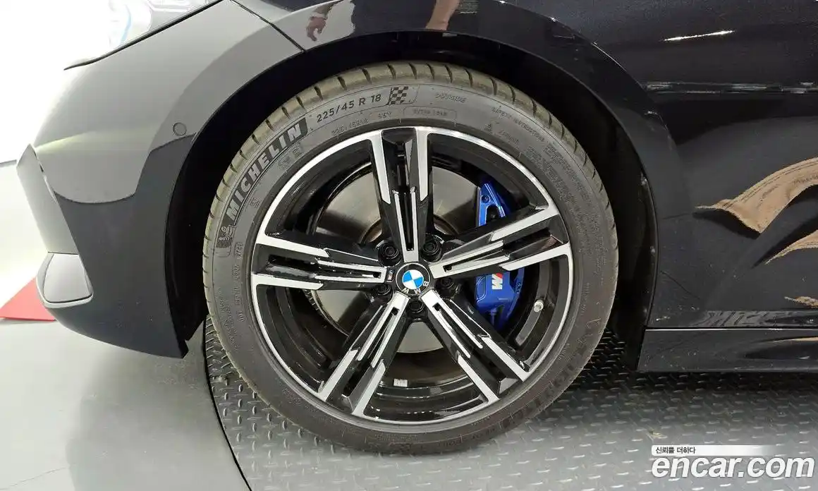 BMW 3-Series 2024 2.0 гидро, фото 5
