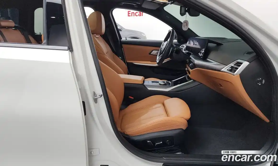 BMW 3-Series 2025 2.0 гидро, фото 16