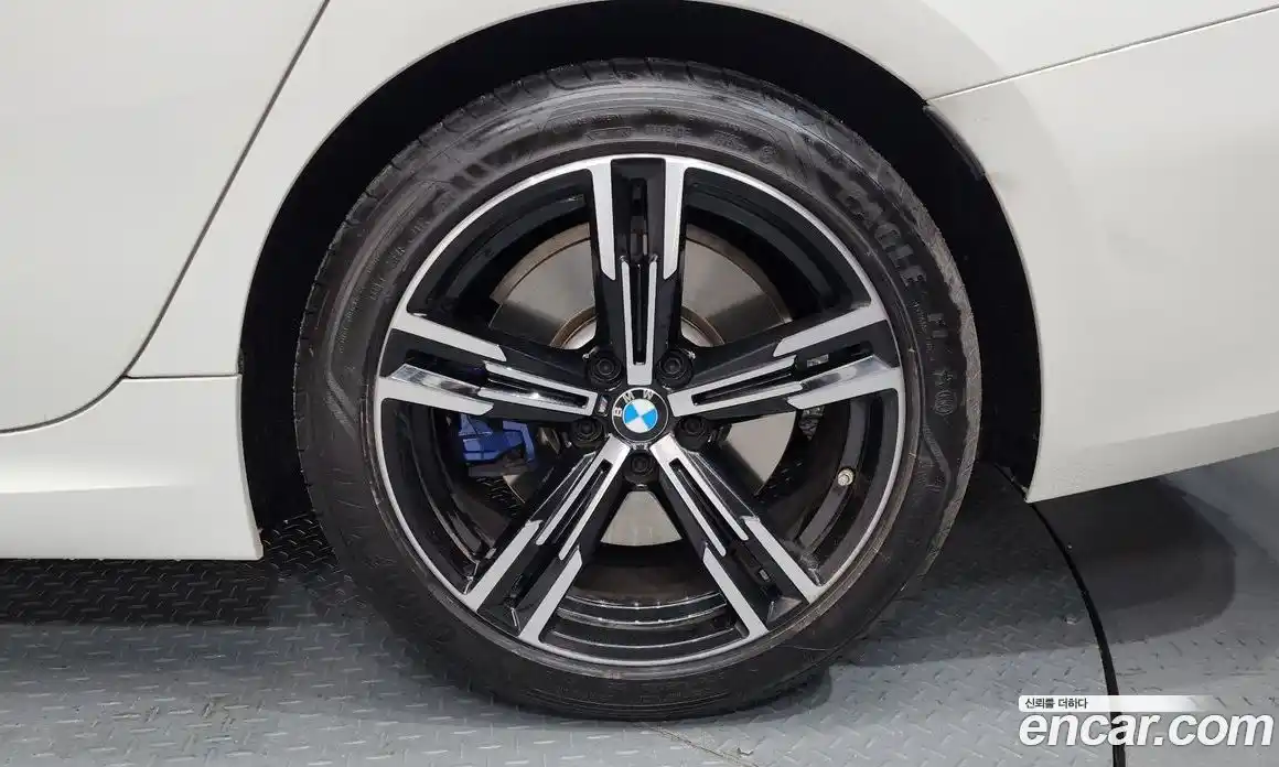 BMW 3-Series 2025 2.0 гидро, фото 7
