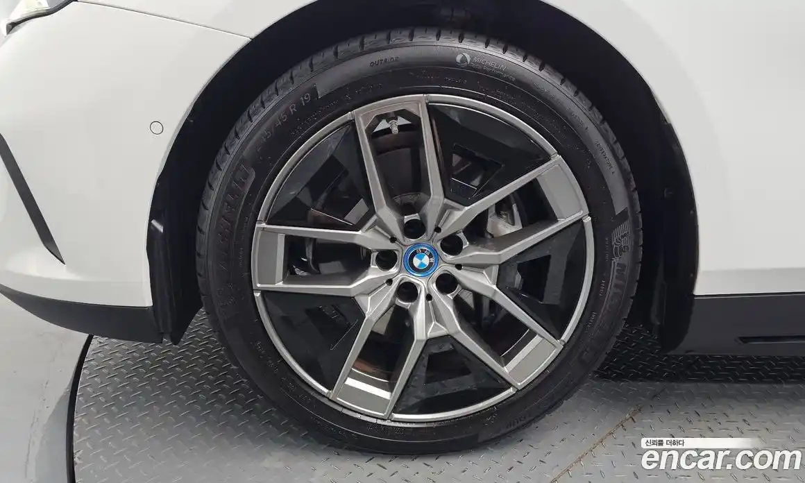BMW i5 2024 0.2 автомат (гидро), фото 5