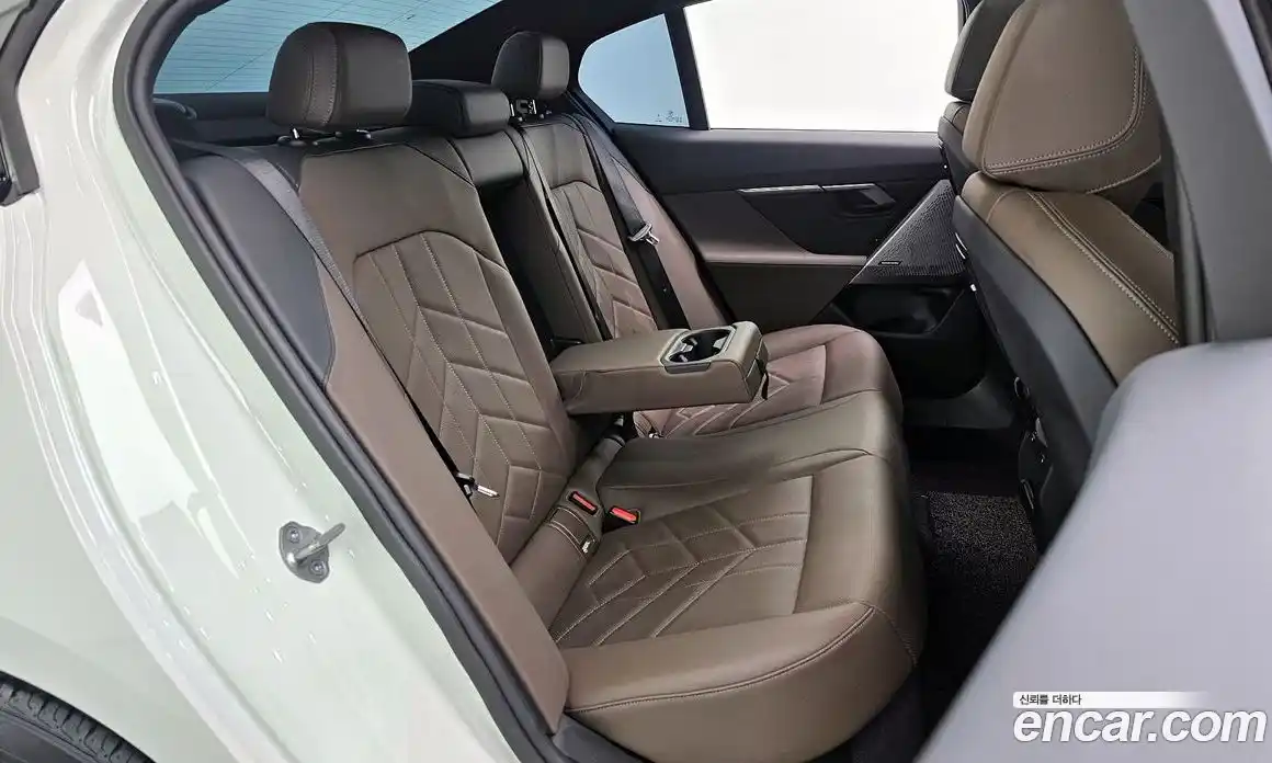 BMW 5 серия 2024 2.0 автомат (гидро), фото 17