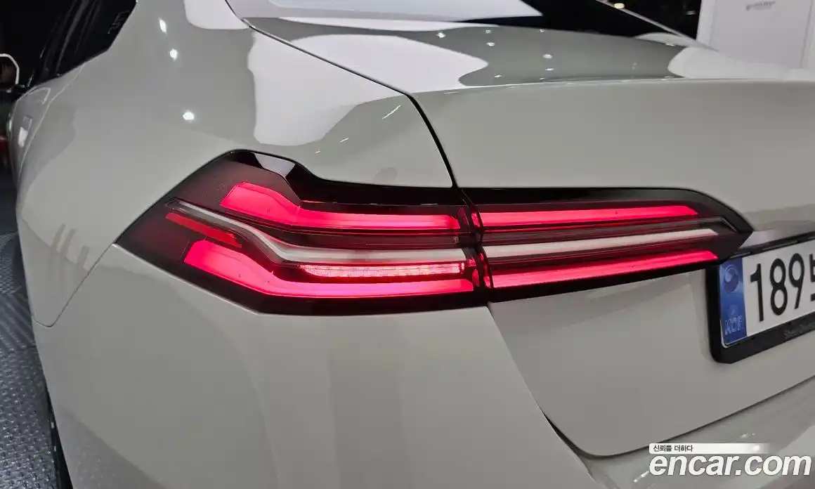 BMW 5 серия 2024 2.0 автомат (гидро), фото 9