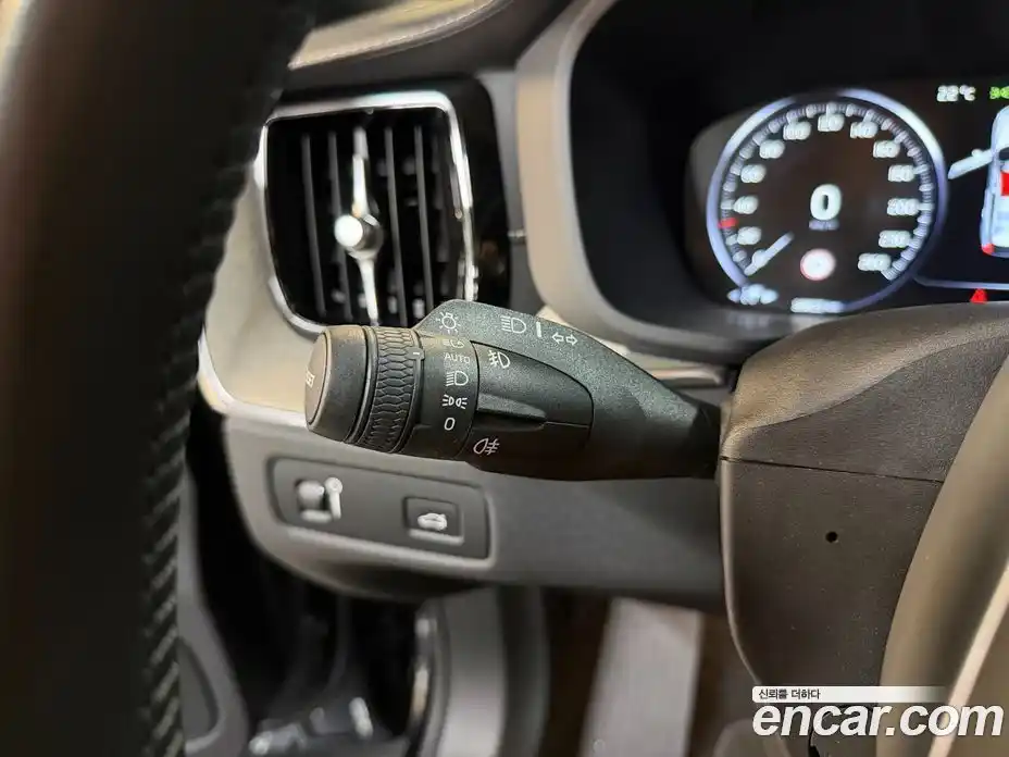 Volvo XC60 2020 2.0 автомат (гидро), фото 12