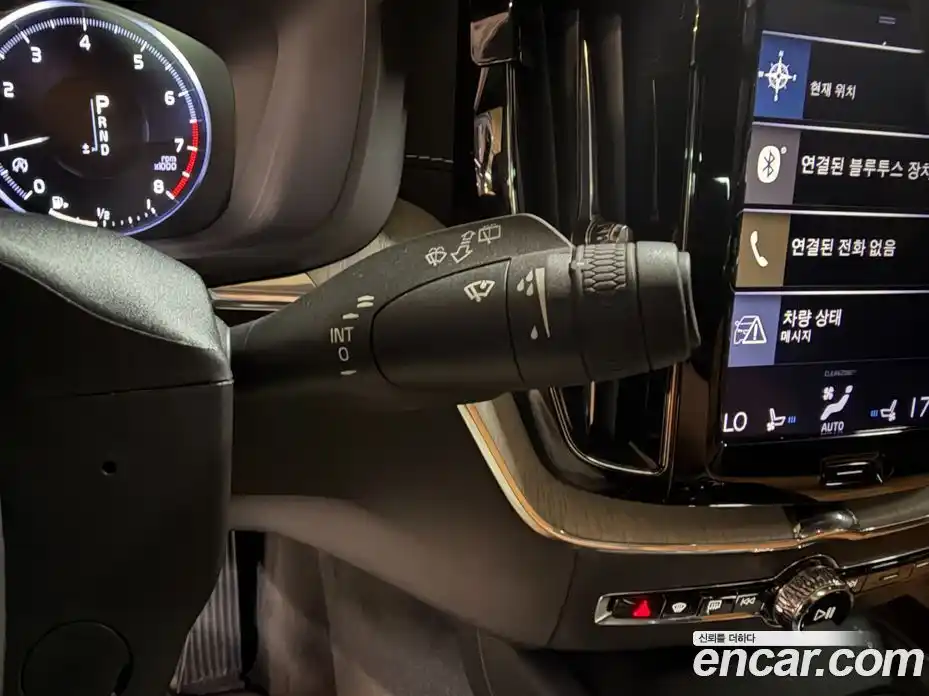 Volvo XC60 2020 2.0 автомат (гидро), фото 13