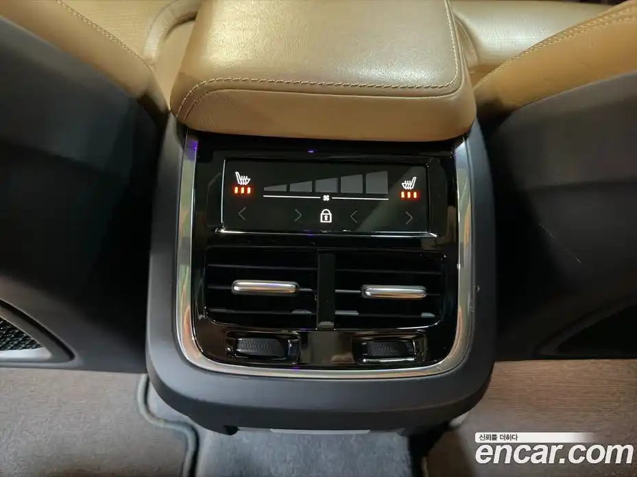 Volvo XC60 2020 2.0 автомат (гидро), фото 17