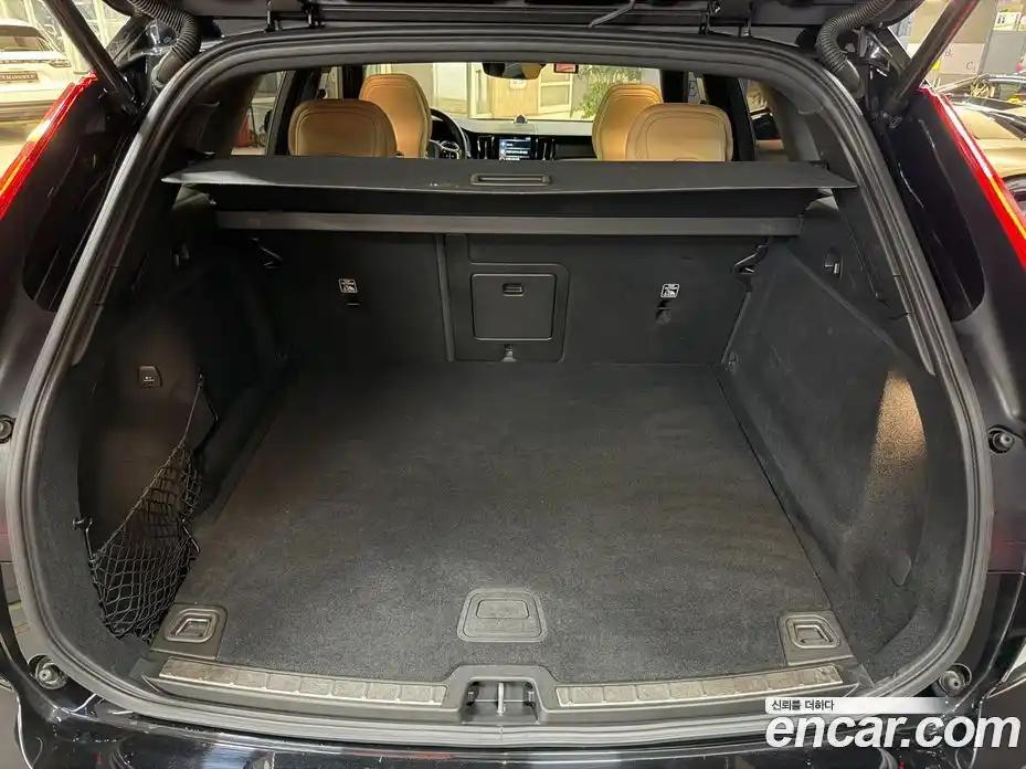 Volvo XC60 2020 2.0 автомат (гидро), фото 19