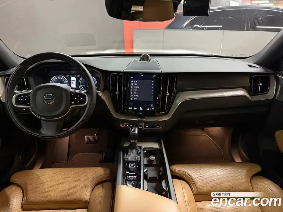 Volvo XC60 2020 2.0 автомат (гидро), фото 7