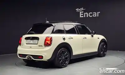 Mini Cooper 2019 2.0 автомат (гидро), миниатюра 2