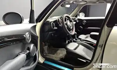 Mini Cooper 2019 2.0 автомат (гидро), миниатюра 10