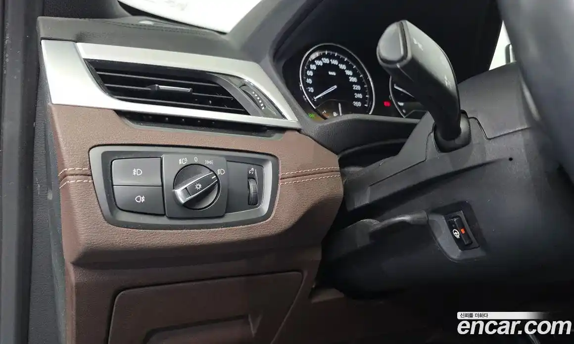 BMW X1 2021 2.0 гидро, фото 13