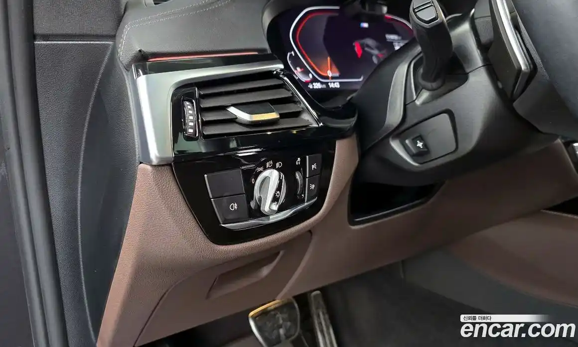 BMW 6-Series 2023 3.0 гидро, фото 23