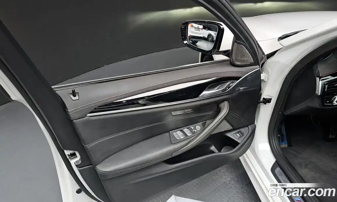 BMW 5-Series 2022 2.0 гидро, фото 14