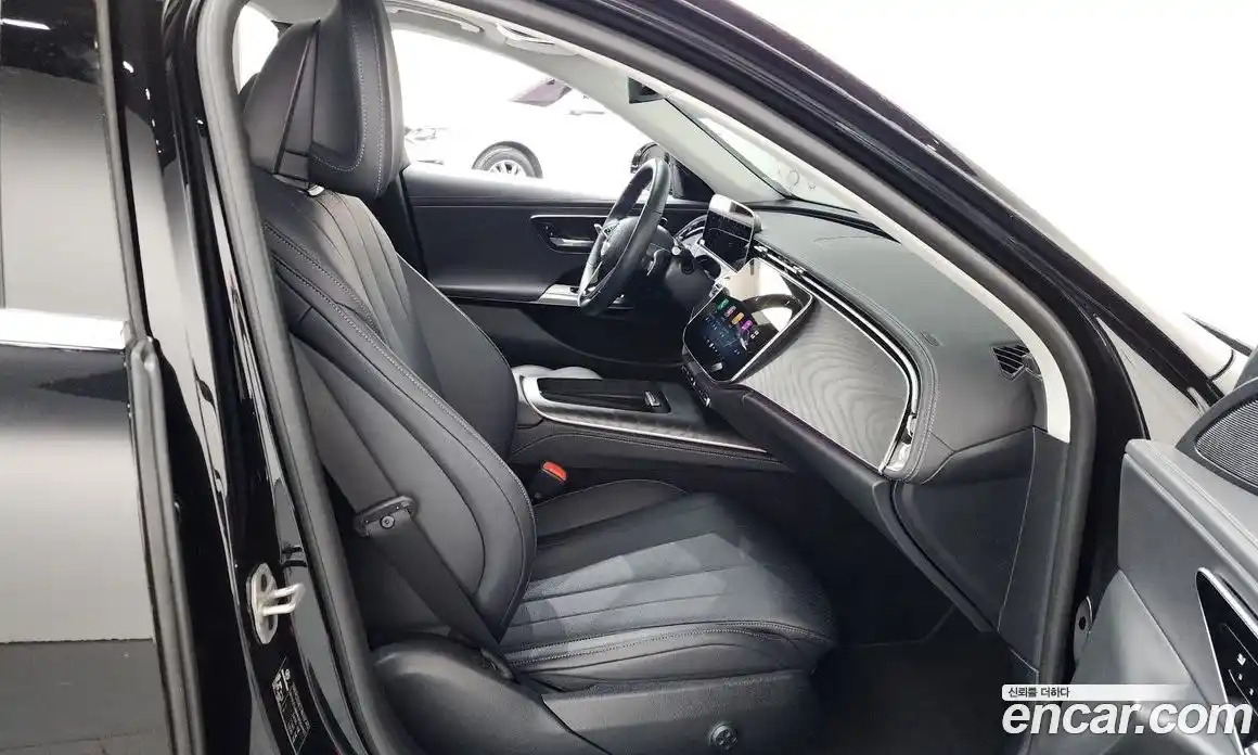 Mercedes-Benz E-Class 2024 2.0 гидро, фото 16