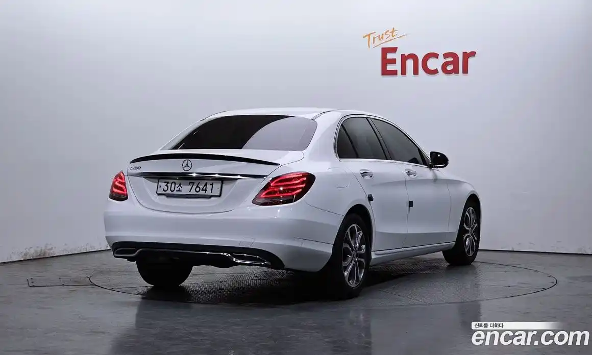 Mercedes-Benz C-Class 2017 2.0 гидро, фото 2