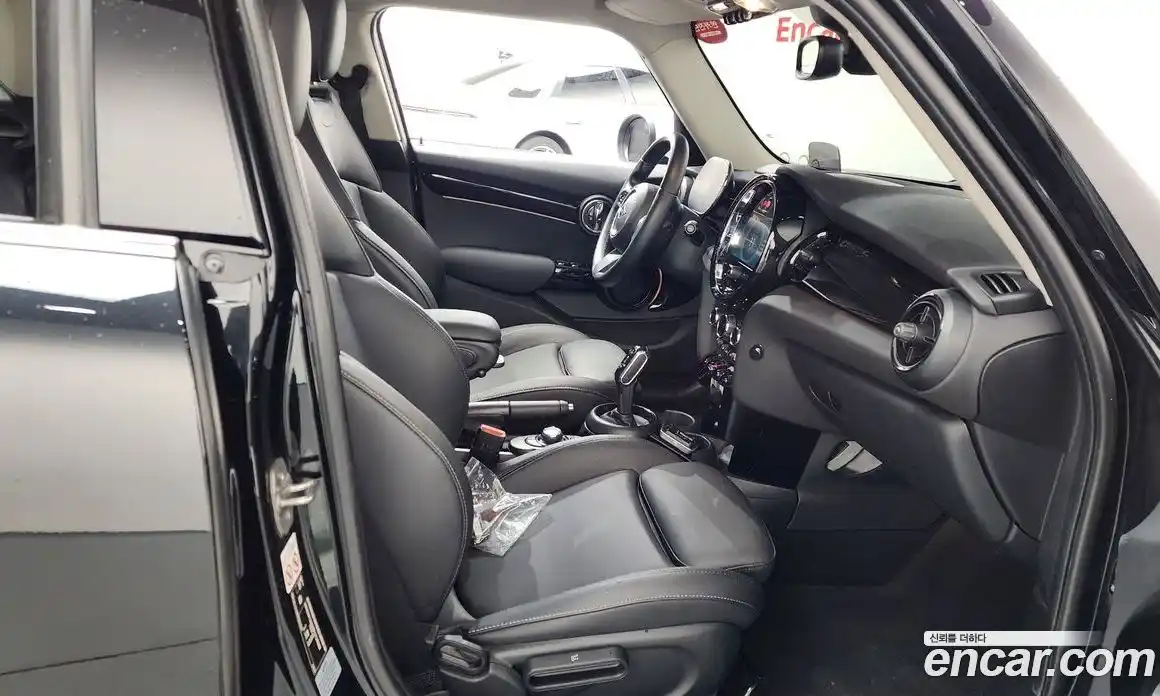 Mini Cooper 2022 1.5 автомат (гидро), фото 16