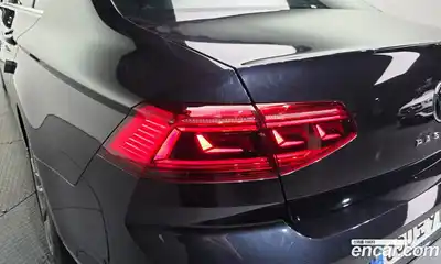 Volkswagen Passat 2022 2.0 автомат (гидро), миниатюра 9