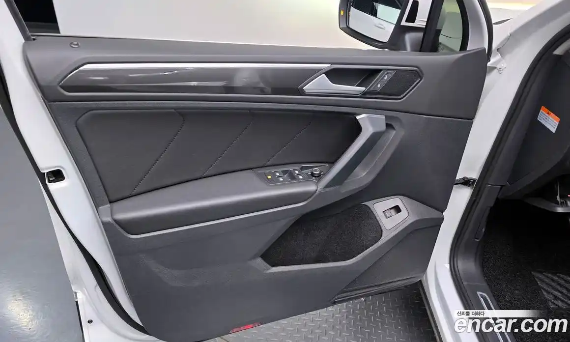 Volkswagen Tiguan 2019 2.0 автомат (гидро), фото 14