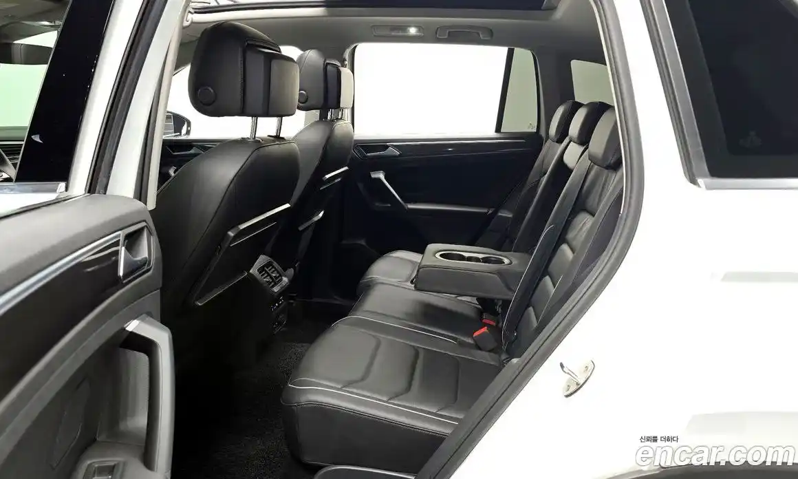 Volkswagen Tiguan 2019 2.0 автомат (гидро), фото 17