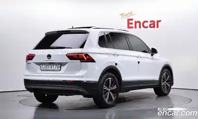 Volkswagen Tiguan 2019 2.0 автомат (гидро), миниатюра 2