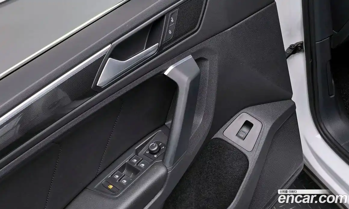 Volkswagen Tiguan 2019 2.0 автомат (гидро), фото 25