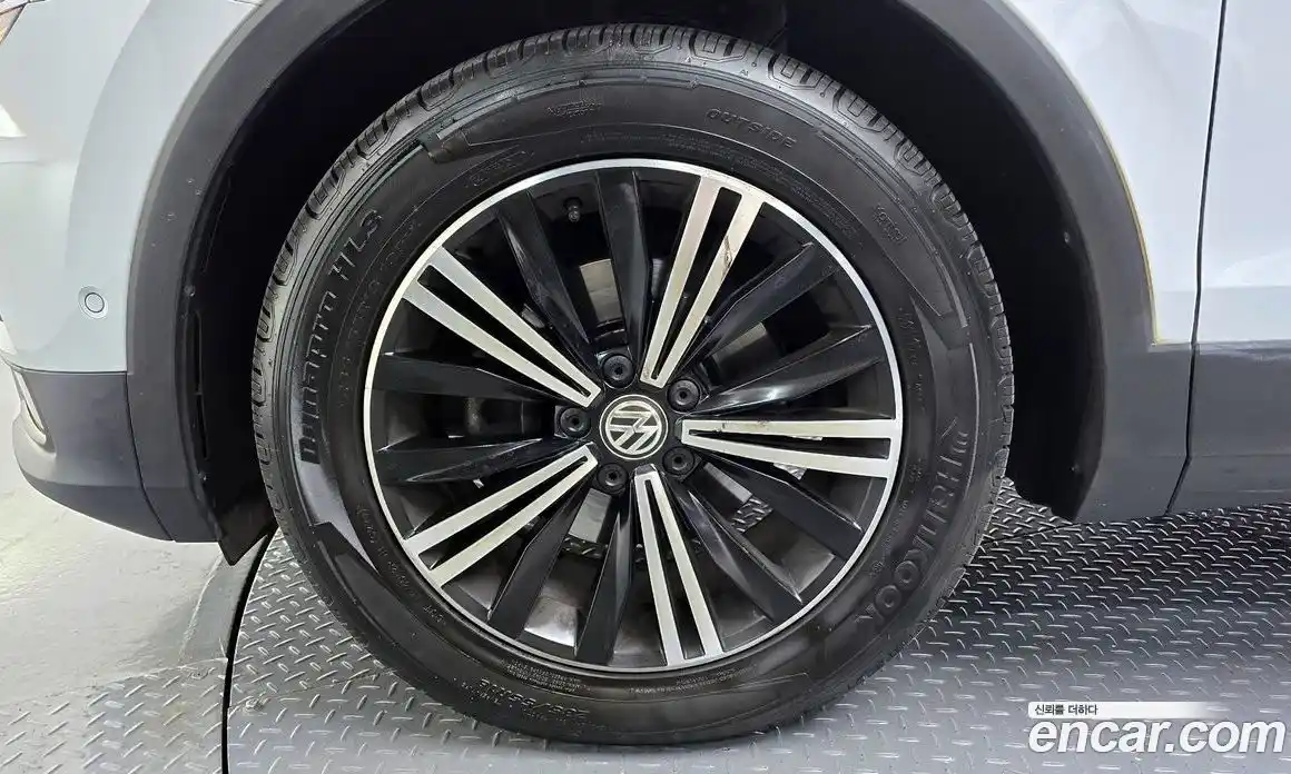Volkswagen Tiguan 2019 2.0 автомат (гидро), фото 5