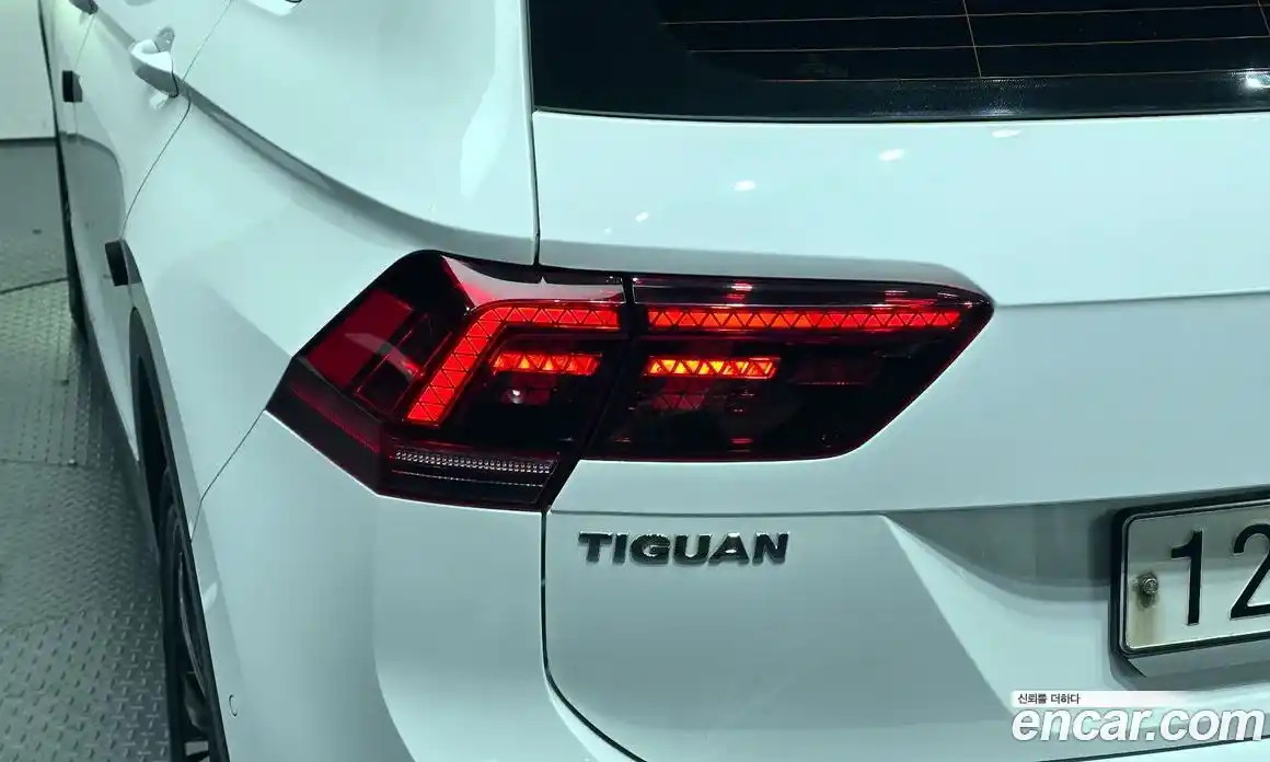 Volkswagen Tiguan 2019 2.0 автомат (гидро), фото 9