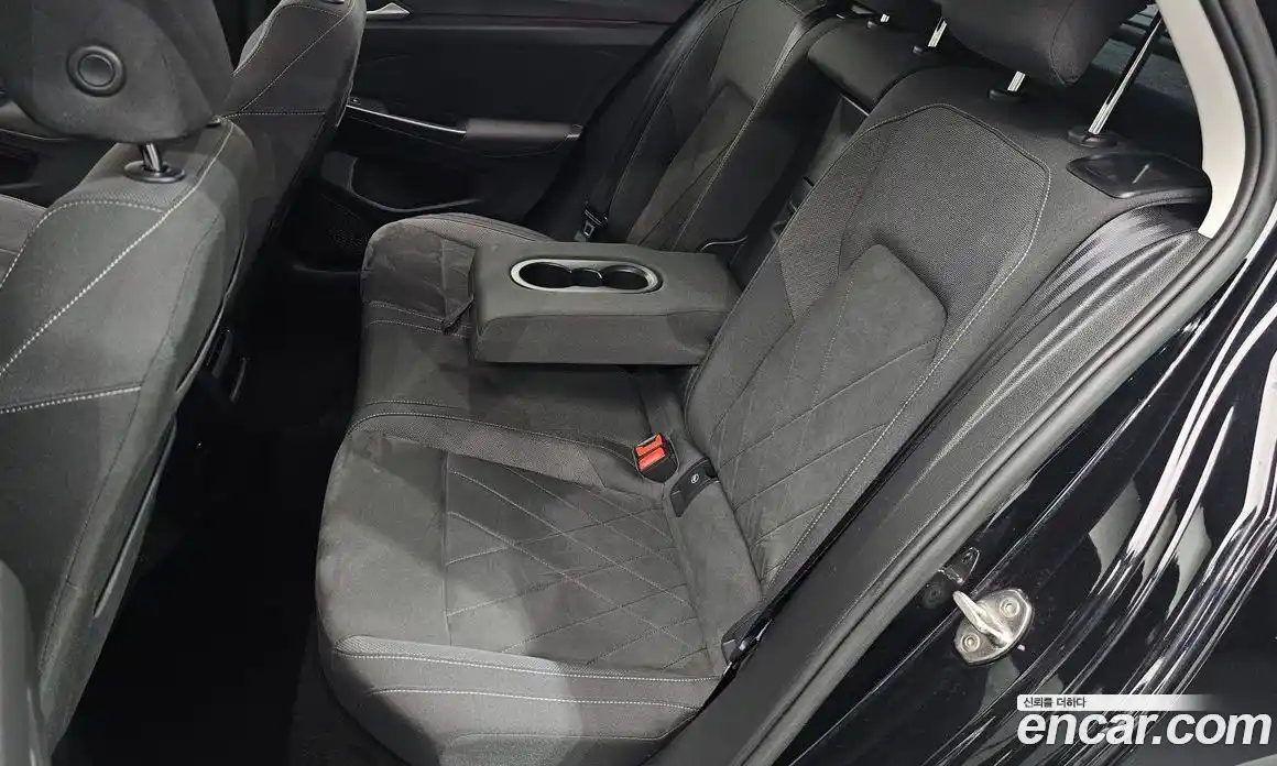Volkswagen Golf 2022 2.0 автомат (гидро), фото 17