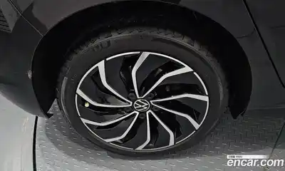 Volkswagen Golf 2022 2.0 автомат (гидро), миниатюра 5