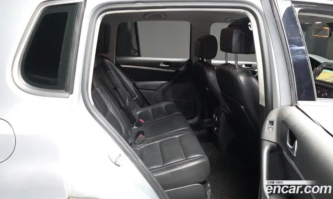 Volkswagen Tiguan 2015 2.0 автомат (гидро), фото 12