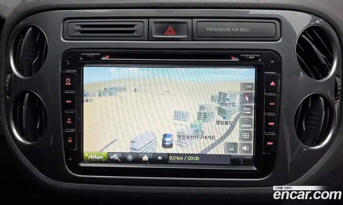 Volkswagen Tiguan 2015 2.0 автомат (гидро), фото 14