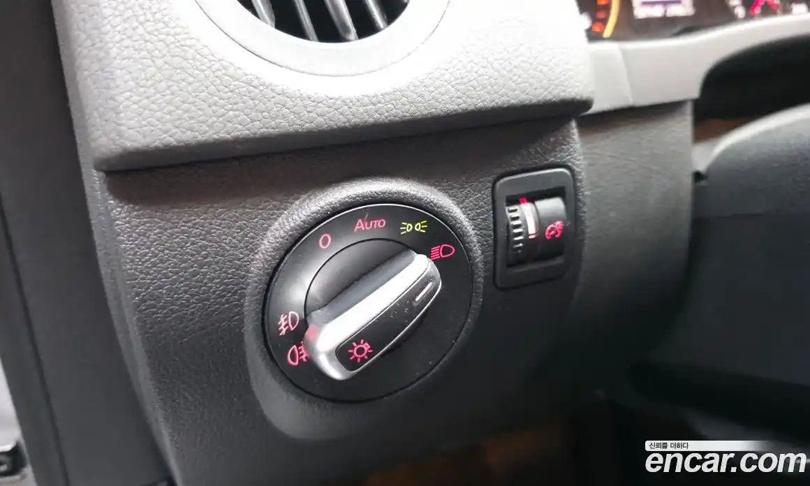 Volkswagen Tiguan 2015 2.0 автомат (гидро), фото 19