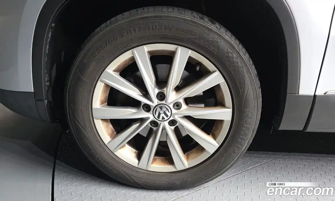 Volkswagen Tiguan 2015 2.0 автомат (гидро), фото 5