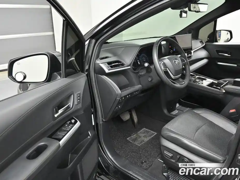 Toyota Sienna 2025 2.5 гидро, фото 11