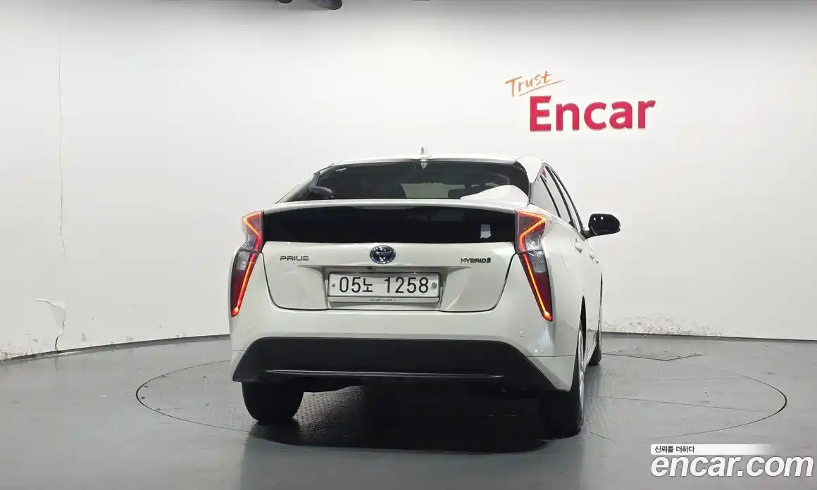 Toyota Prius 2017 1.8 гидро, фото 4