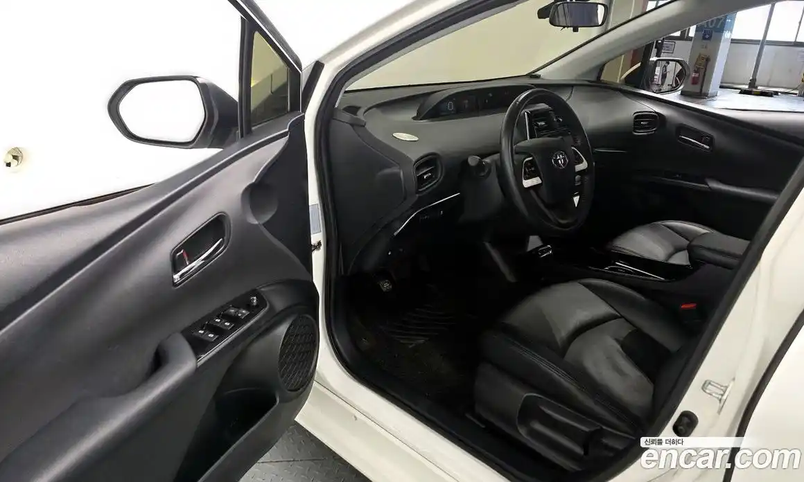 Toyota Prius 2017 1.8 гидро, фото 10