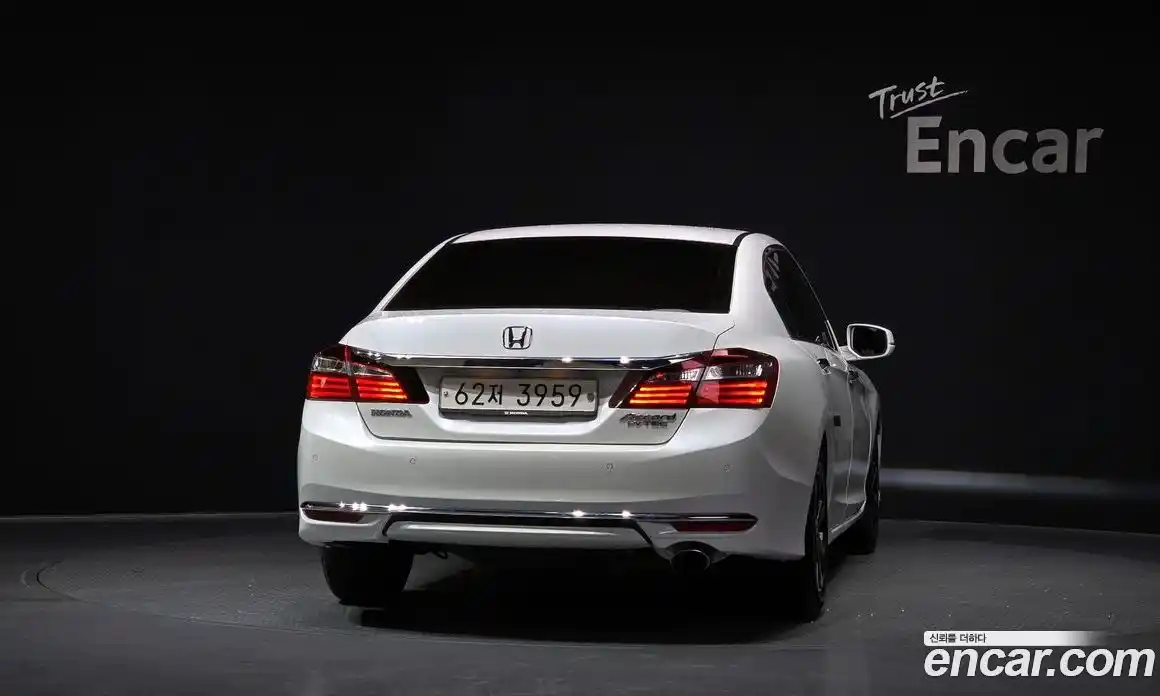 Honda Accord 2017 2.4 автомат (гидро), фото 4