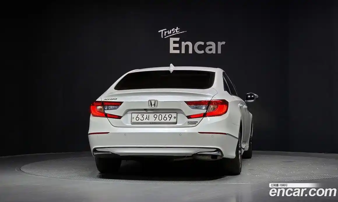 Honda Accord 2019 2.0 автомат (гидро), фото 4